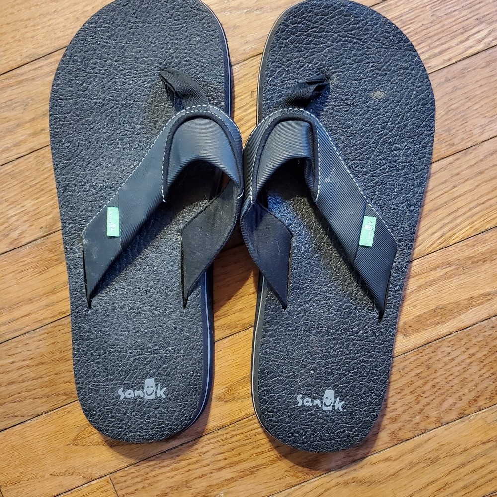 Mens size 11 Sanuk sandals